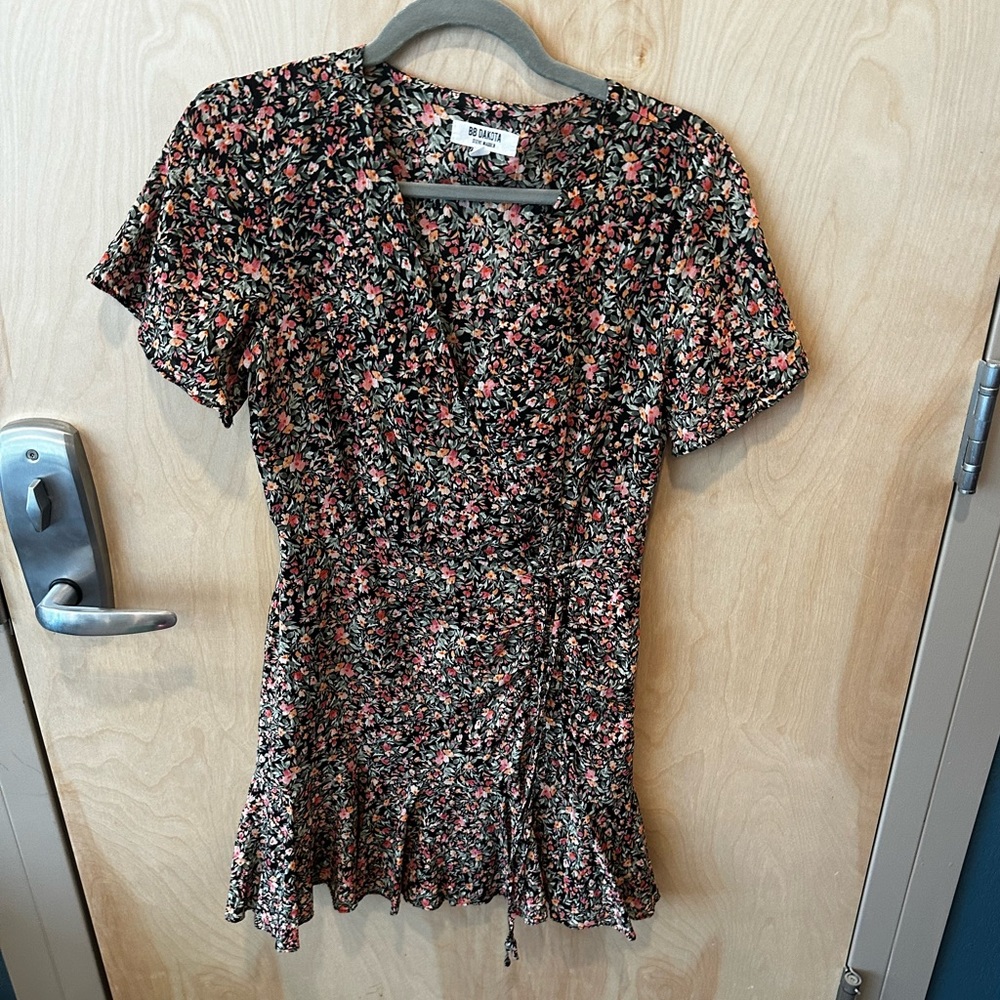 BB Dakota floral print mini dress with sleeves - worn twice